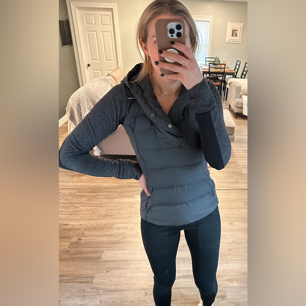 Lululemon Fluff Off Pullover
Black / Heathered Herringbone Heathered Black Black